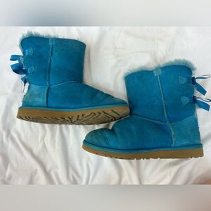 Blue Shearling Boots with Bows Ugg size 6
